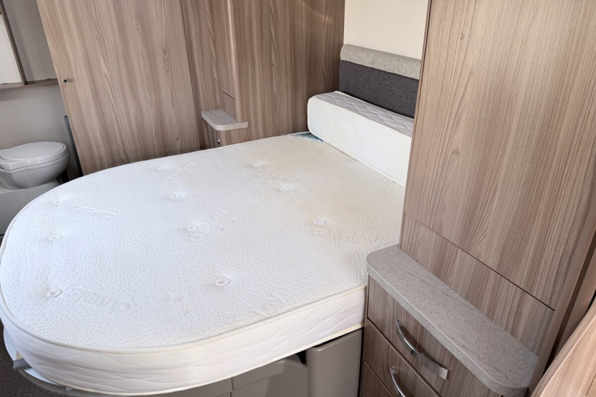 2017 Swift Challenger 580 Interior