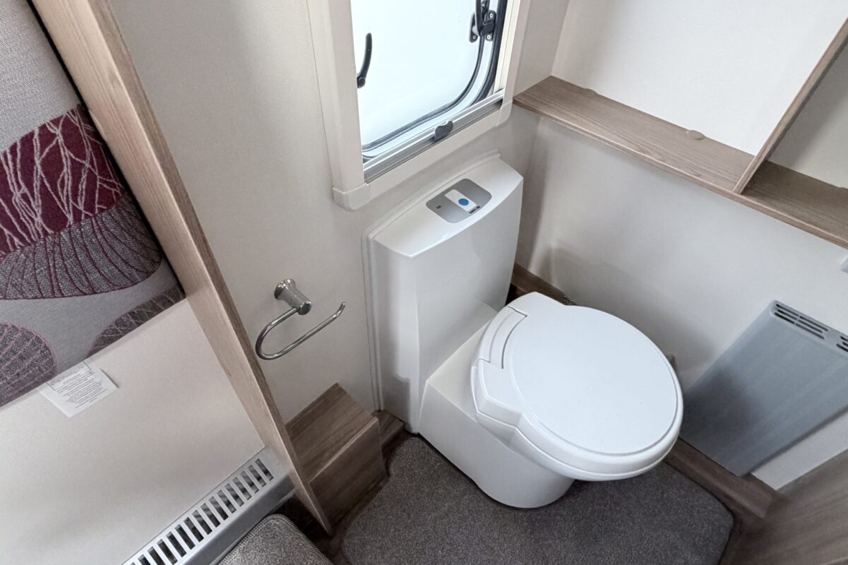 2017 Swift Challenger 580 Interior