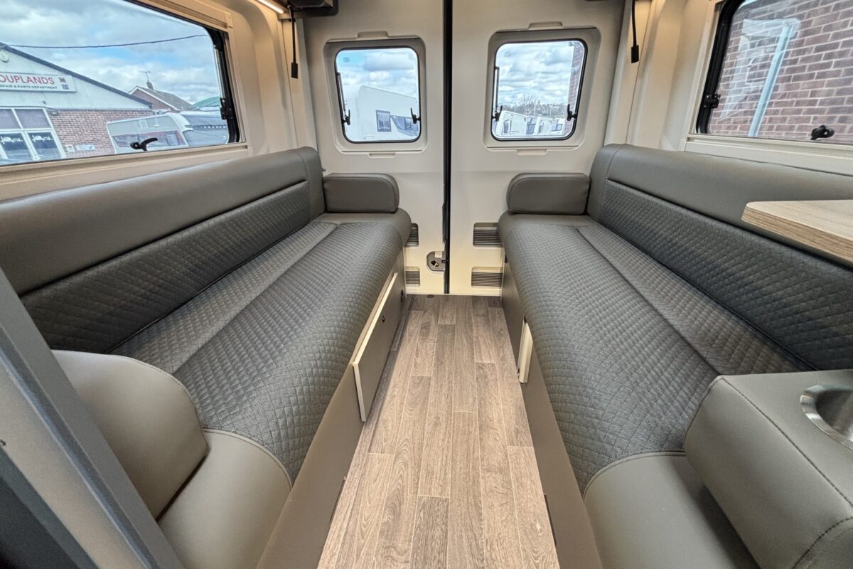 New Bailey Endurance E62 2026 LOUNGE