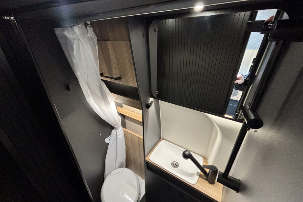 New Bailey Endurance E62 2026 WASHROOM/SHOWER