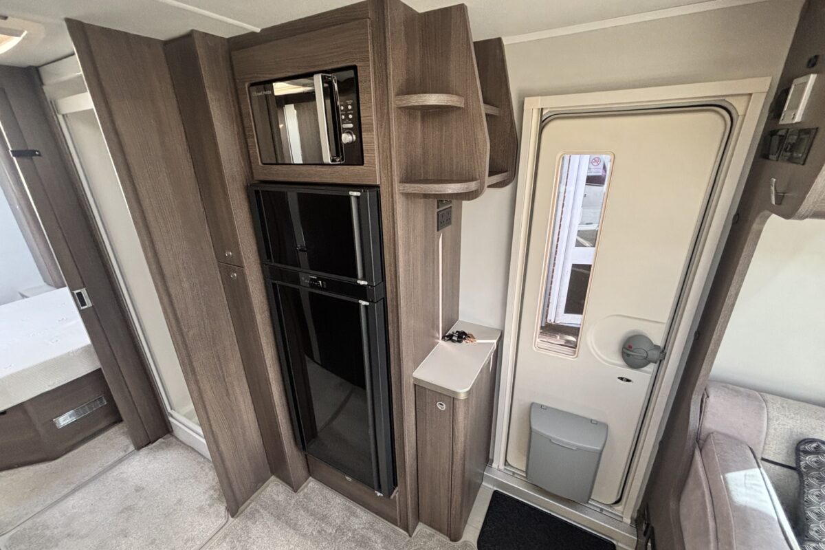 2023 Buccaneer Commodore FRIDGE FREEZER