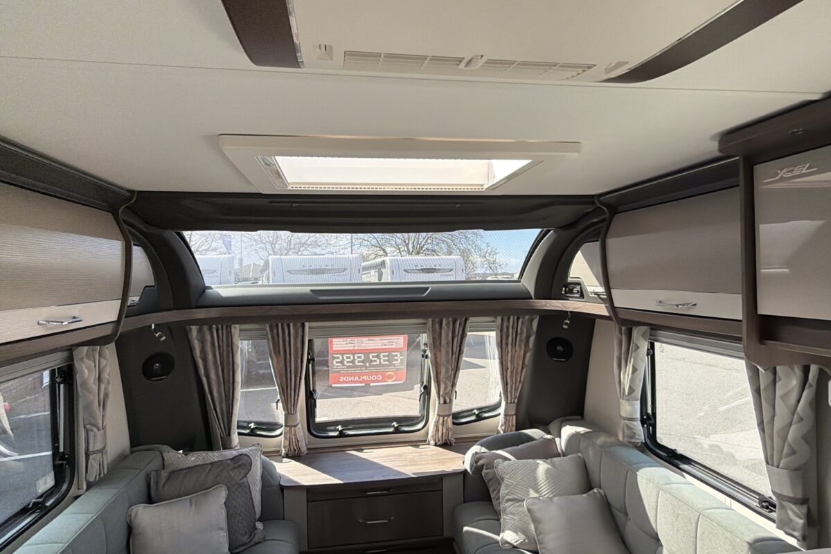 Coachman Laser 875 Xcel Interior