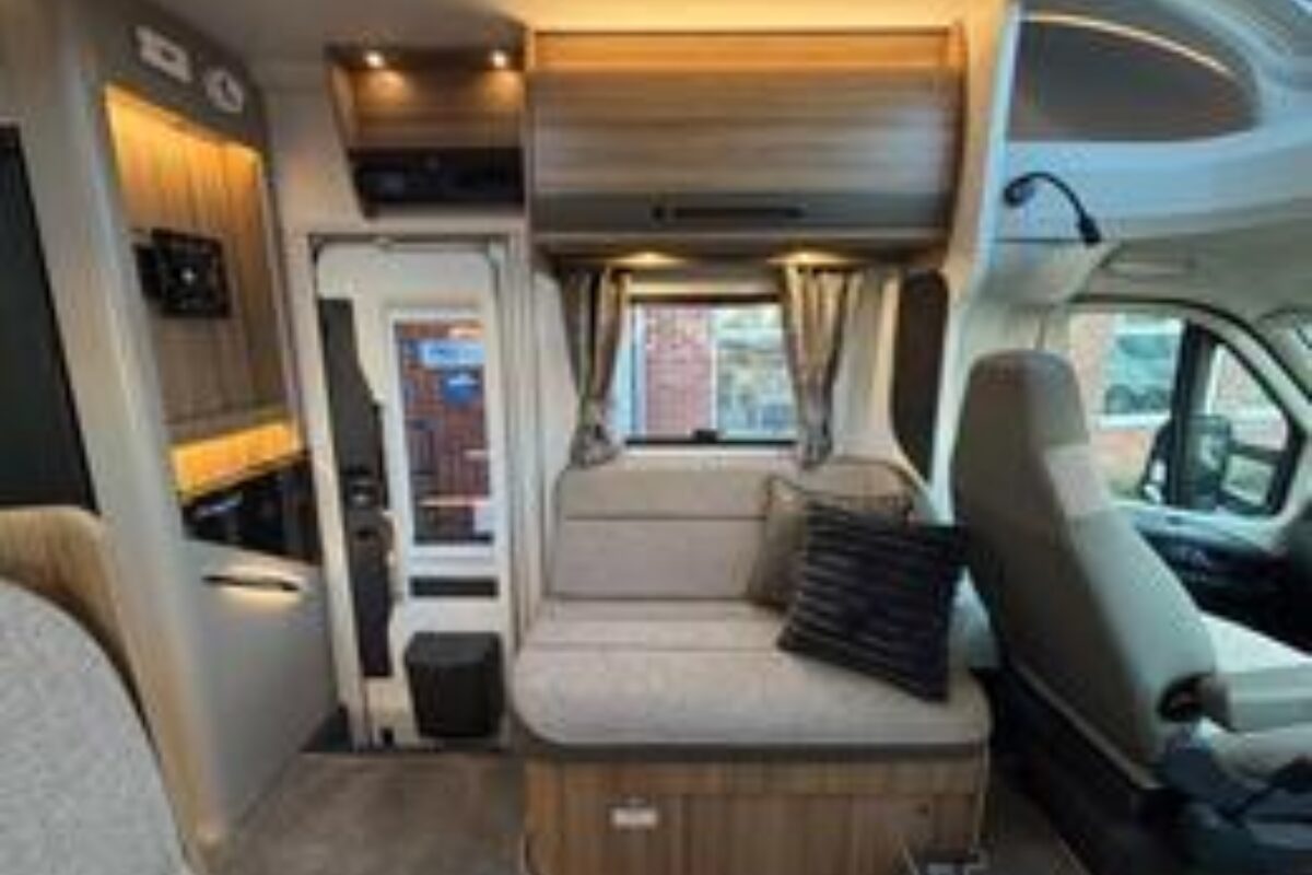 New Bailey Autograph 79-4i 2026 nearside lounge