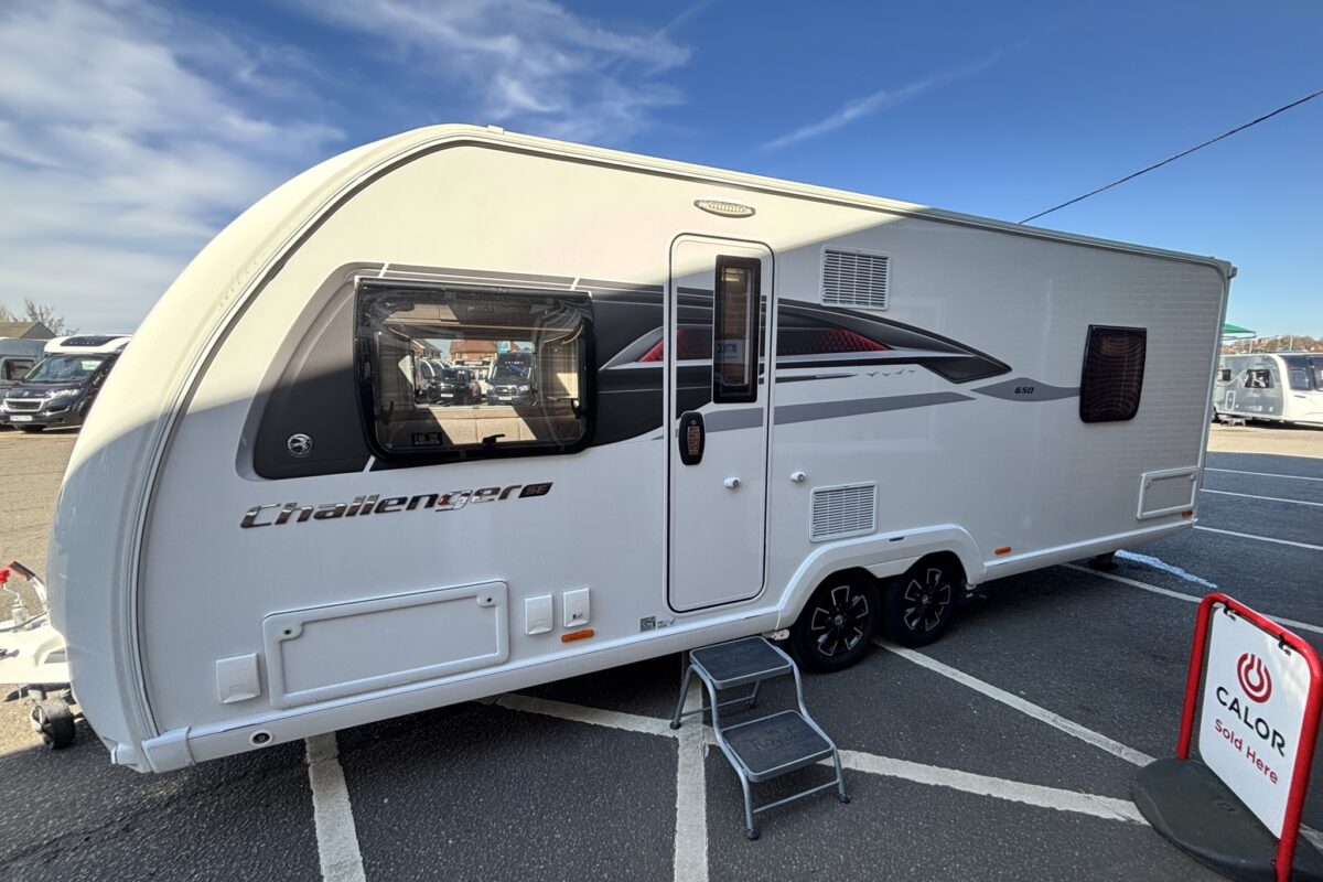 Swift Challenger SE 650 2023 NEARSIDE