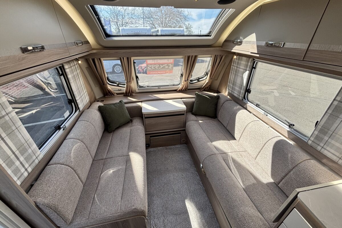 Swift Challenger SE 650 2023 LOUNGE