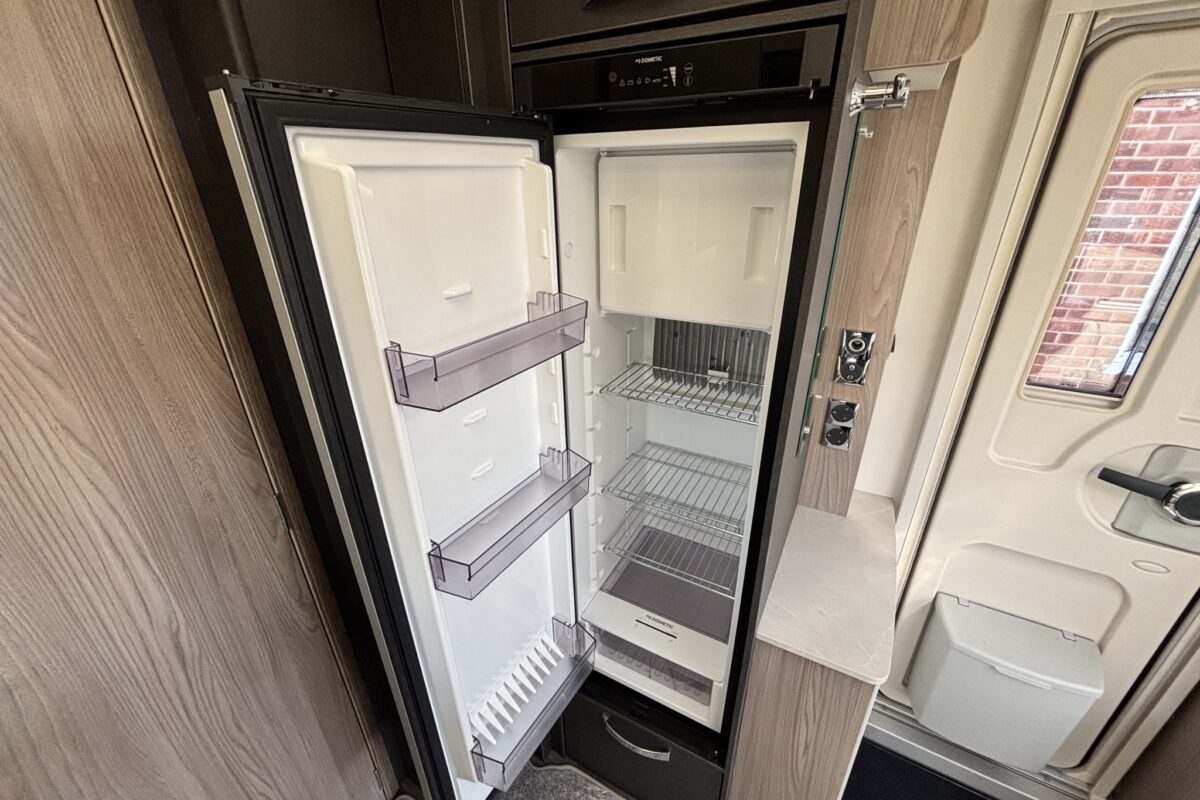 Swift Challenger SE 650 2023 FRIDGE FREEZER