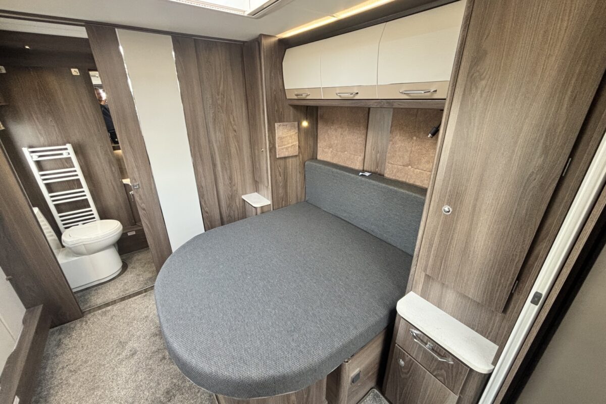 2025 Coachman Laser 575 Xtra ISLAND BED