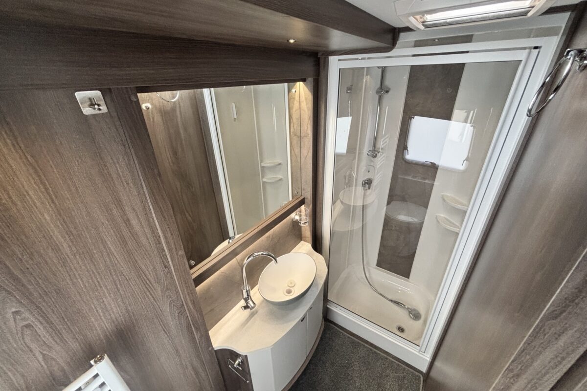 2025 Coachman Laser 575 Xtra WASHROOM