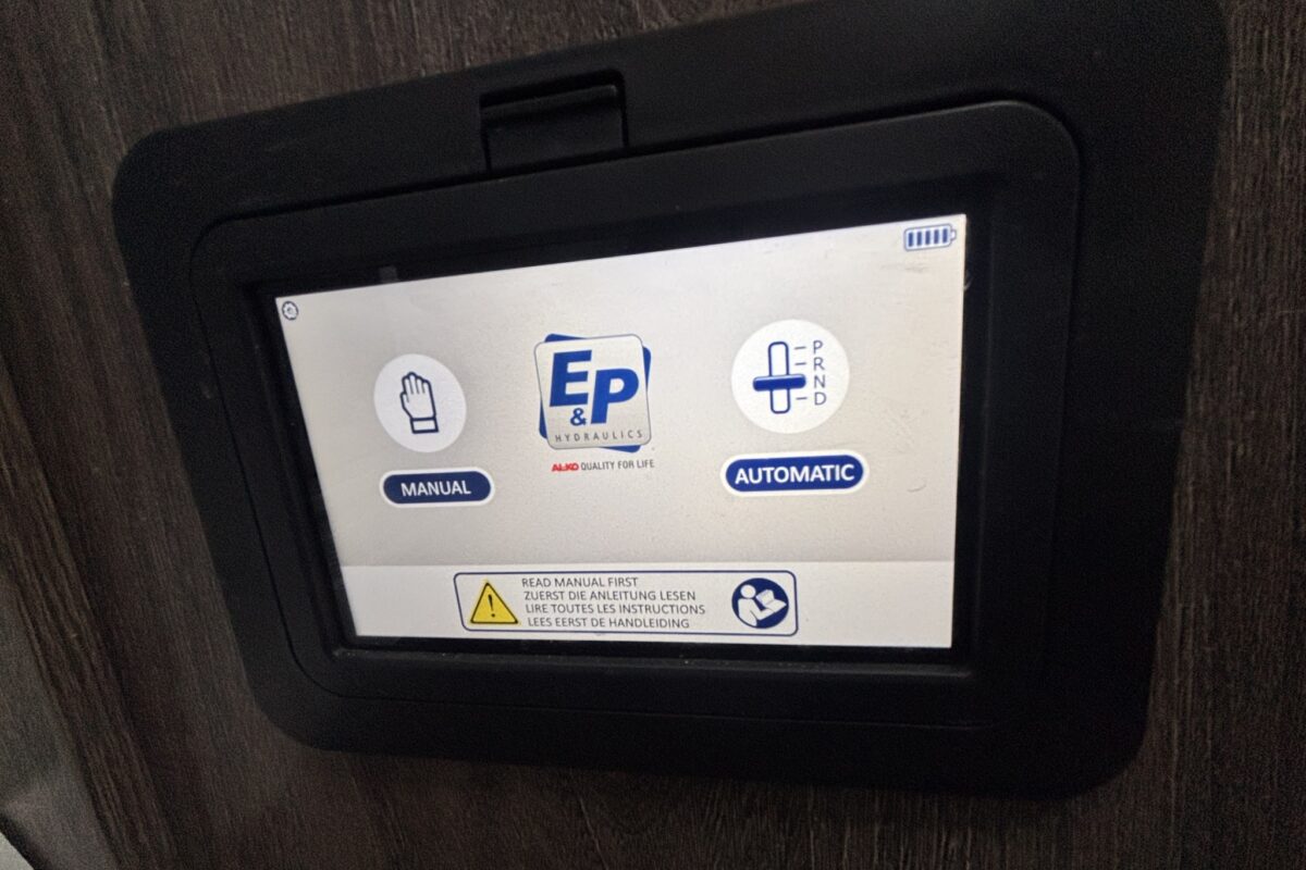 2025 Coachman Laser 575 Xtra E&P LEVELLING SYSTEM