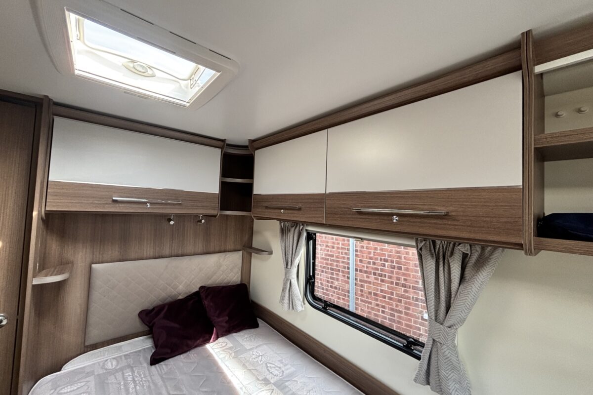 Bailey Alliance Silver Edition 76/4 2020 OVERHEAD LOCKERS