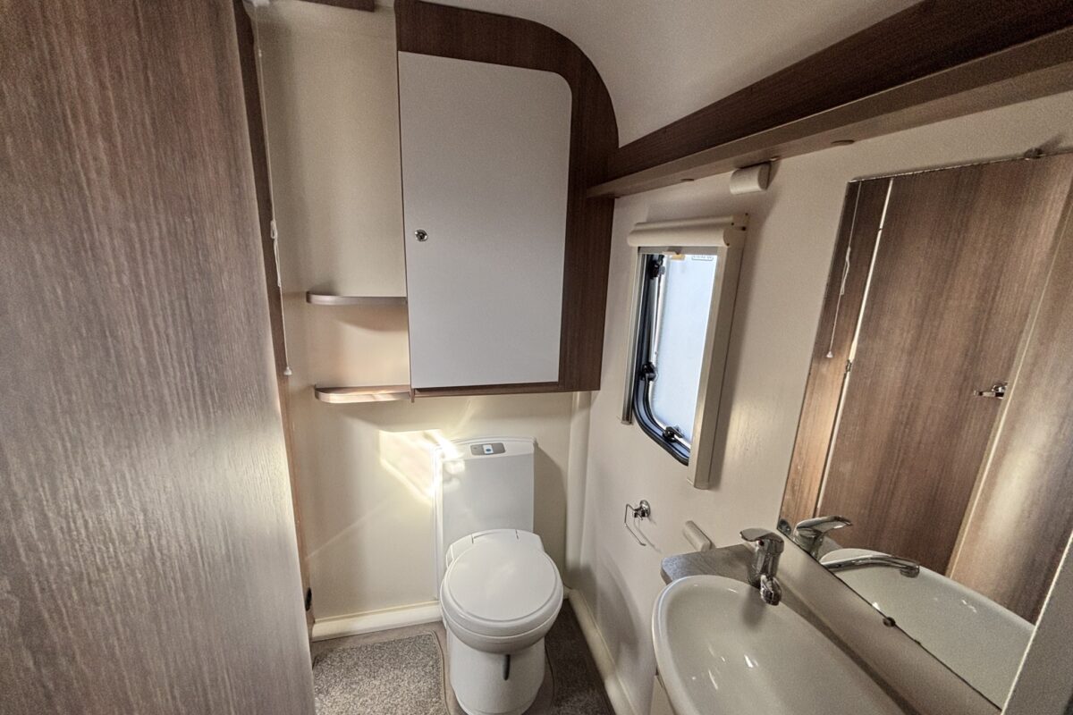 Bailey Alliance Silver Edition 76/4 2020 WASHROOM