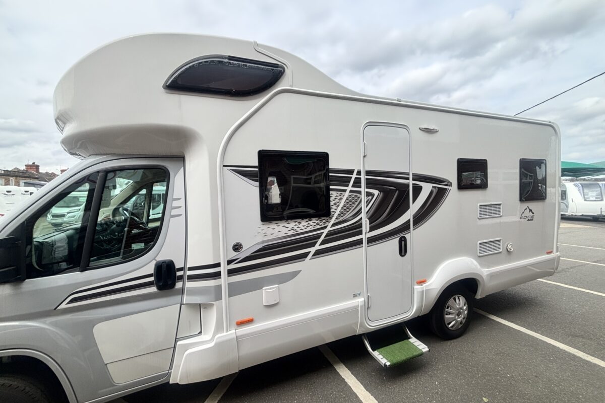 Swift Edge 486 2023 NEARSIDE