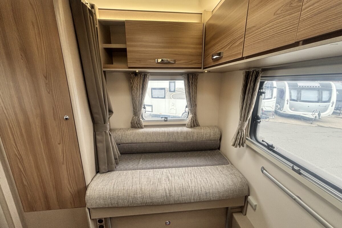 Swift Edge 486 2023 REAR OFFSIDE LOUNGE SEAT