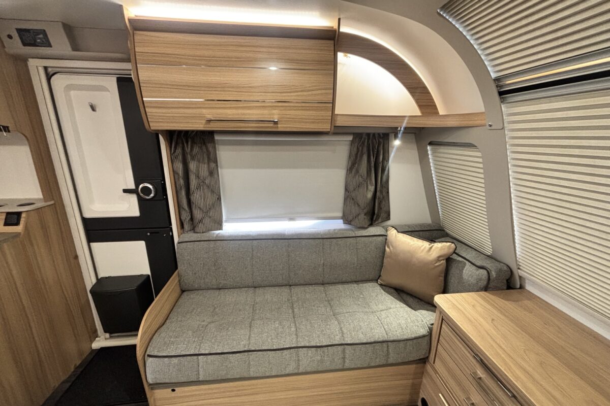 Bailey Phoenix GT75 640 2024 NEARSIDE LOUNGE