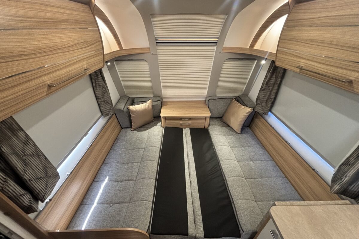 Bailey Phoenix GT75 640 2024 FRONT BED