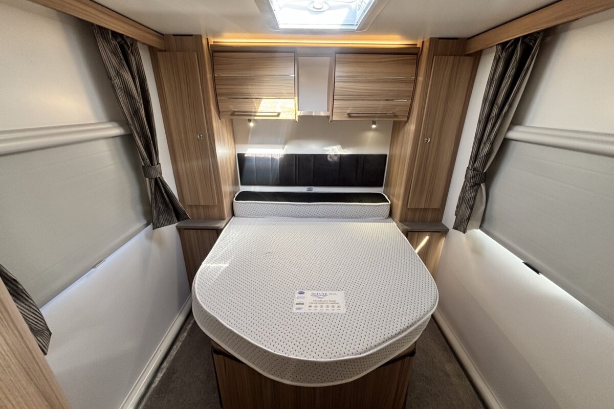 Bailey Phoenix GT75 640 2024 ISLAND BED