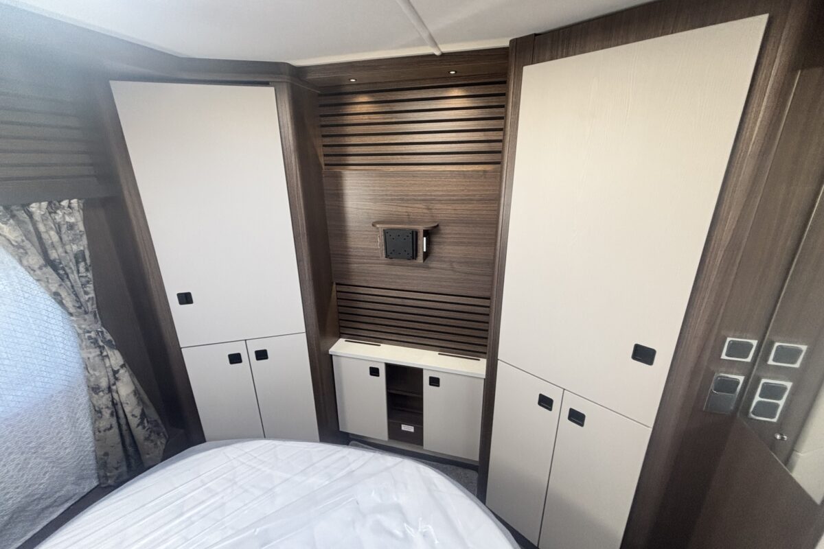 2026 Coachman Lusso 4 Interior