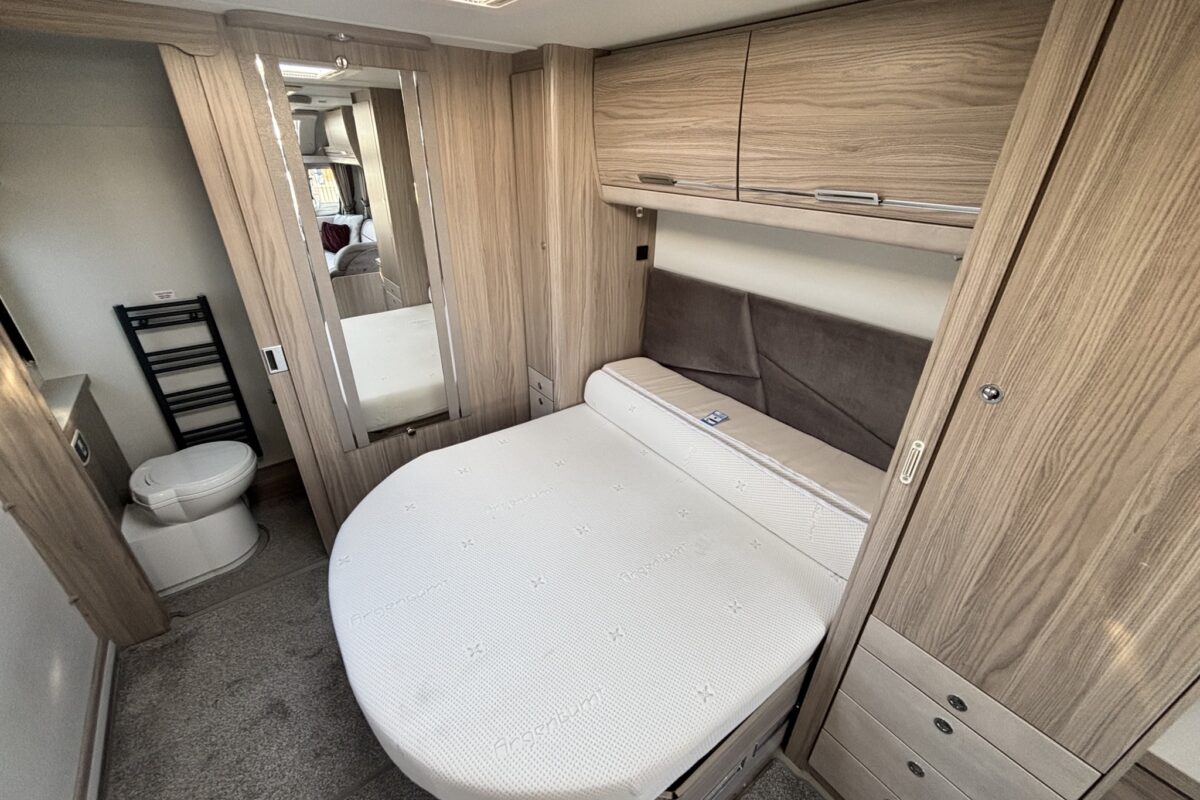 Elddis Crusader Mistral 2023 ISLAND BED