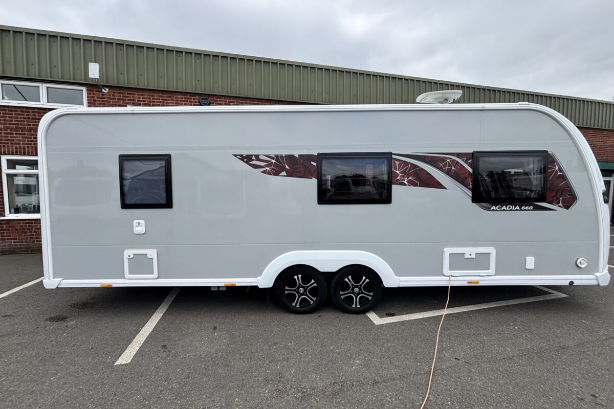 Coachman Acadia Xtra 660 2024 offside