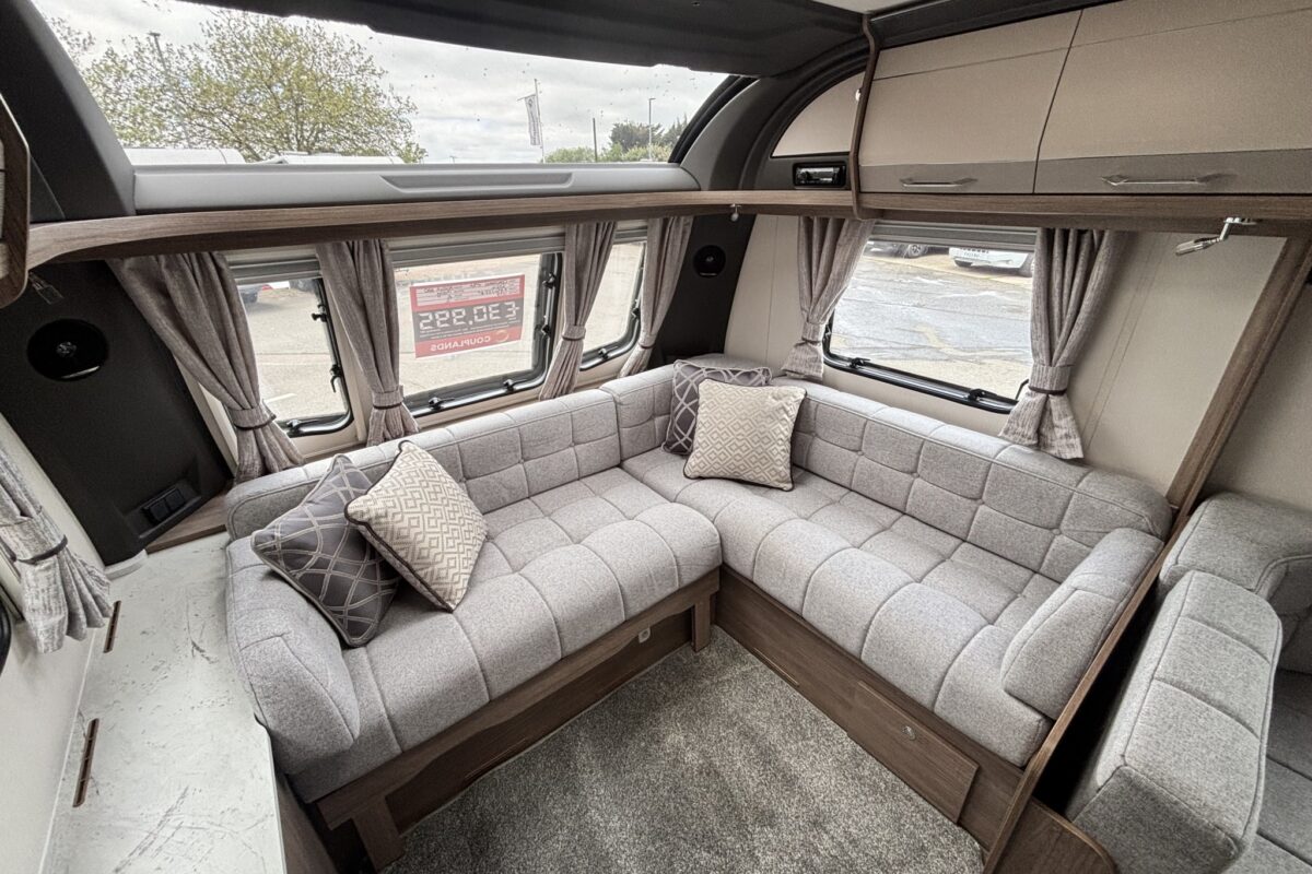 Coachman Acadia Xtra 660 2024 lounge