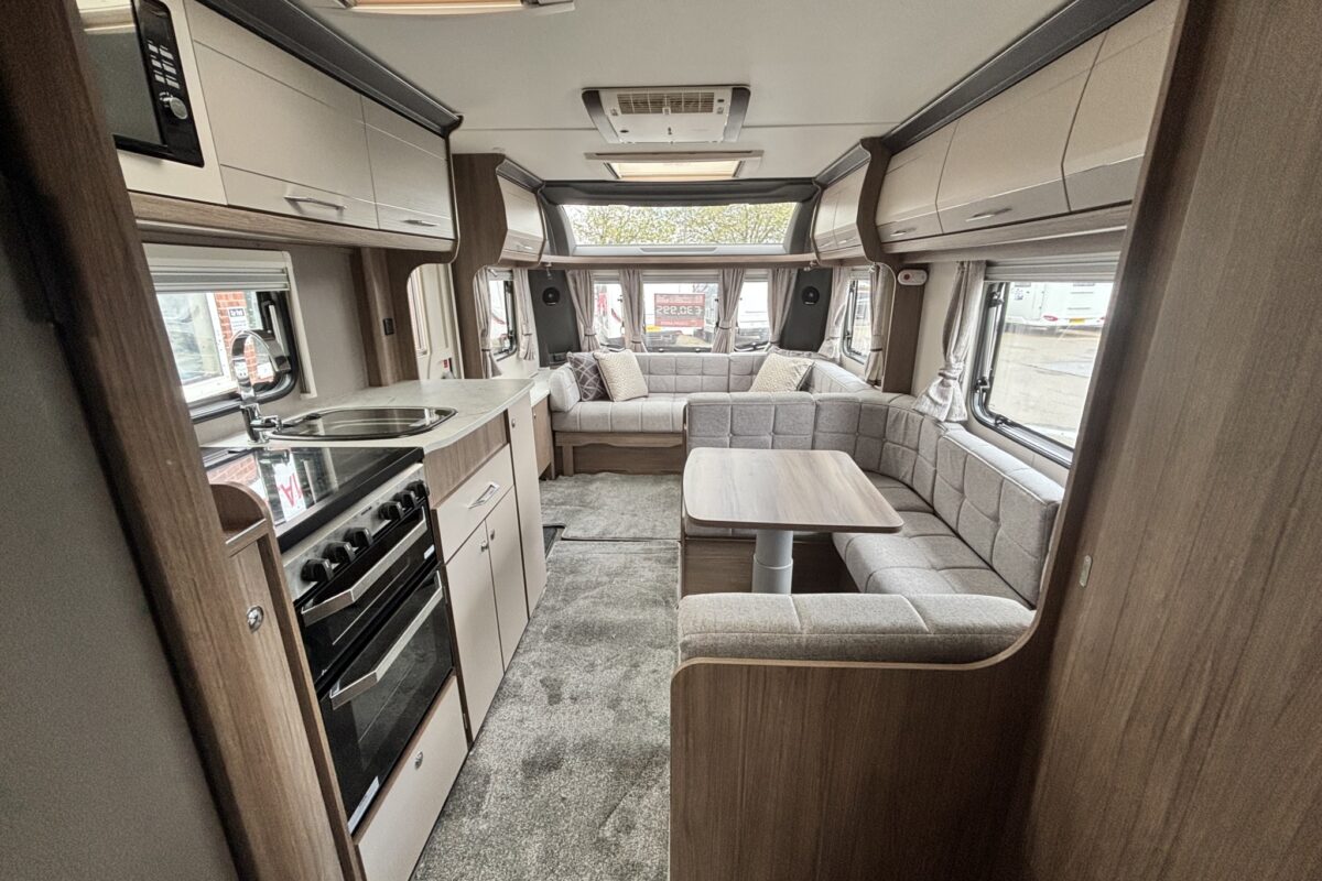 Coachman Acadia Xtra 660 2024 view to front