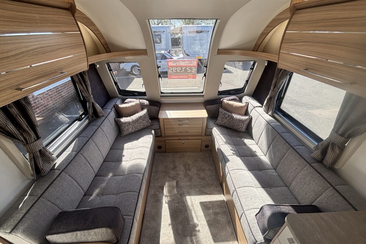 Bailey Pegasus Grande GT75 Messina 2025 LOUNGE
