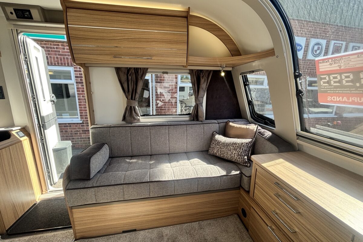 Bailey Pegasus Grande GT75 Messina 2025 NEARSIDE LOUNGE