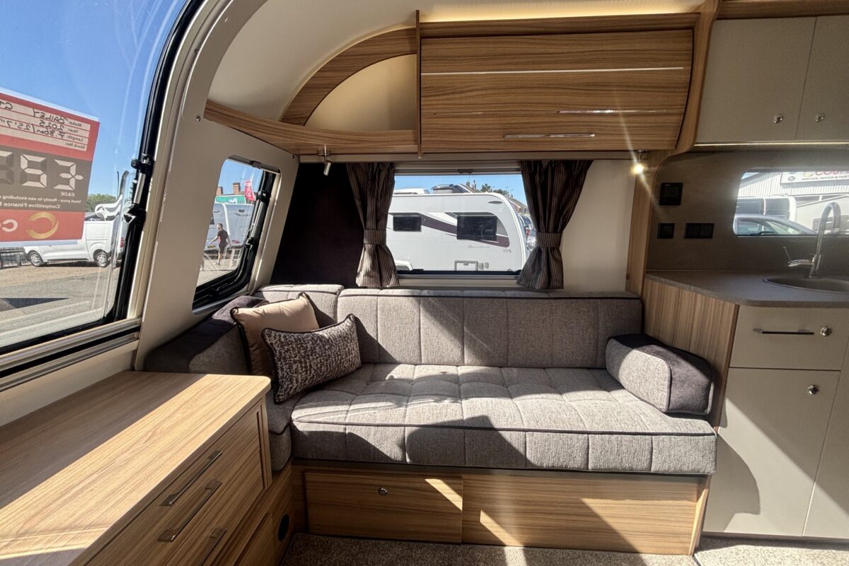 Bailey Pegasus Grande GT75 Messina 2025 OFFSIDE LOUNGE