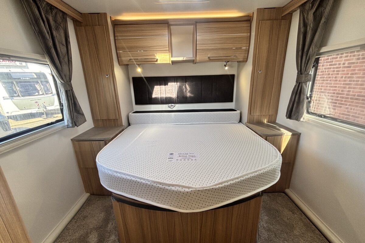 Bailey Pegasus Grande GT75 Messina 2025 REAR ISLAND BED