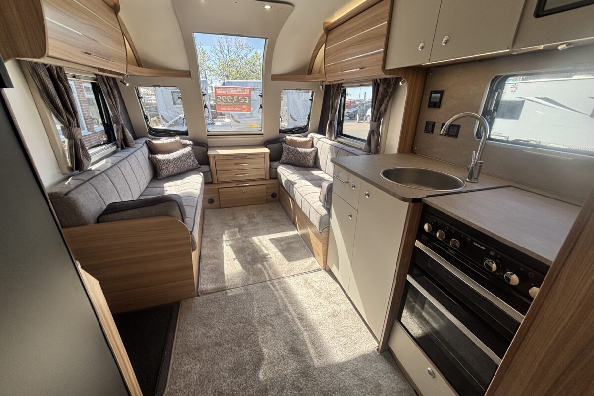 Bailey Pegasus Grande GT75 Messina 2025 VIEW TO FRONT