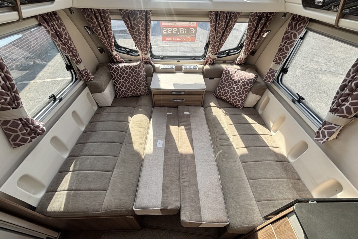 Swift Conqueror 560 2018 FRONT DOUBLE BED