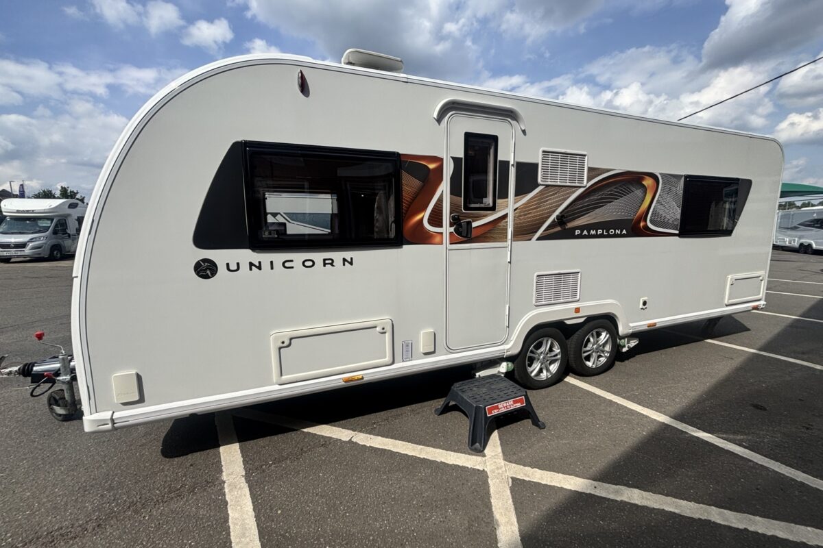 Bailey Unicorn Pamplona 2023 NEARSIDE