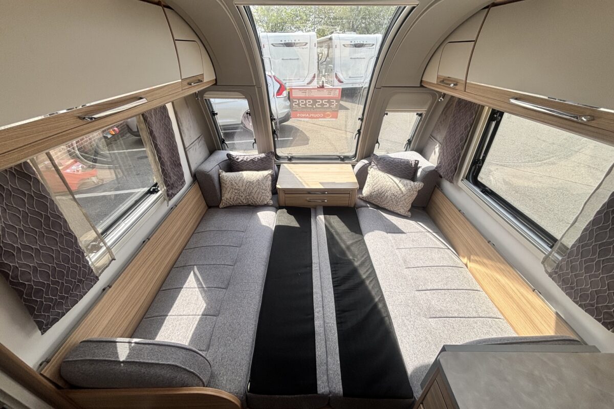 Bailey Unicorn Pamplona 2023 FRONT DOUBLE BED