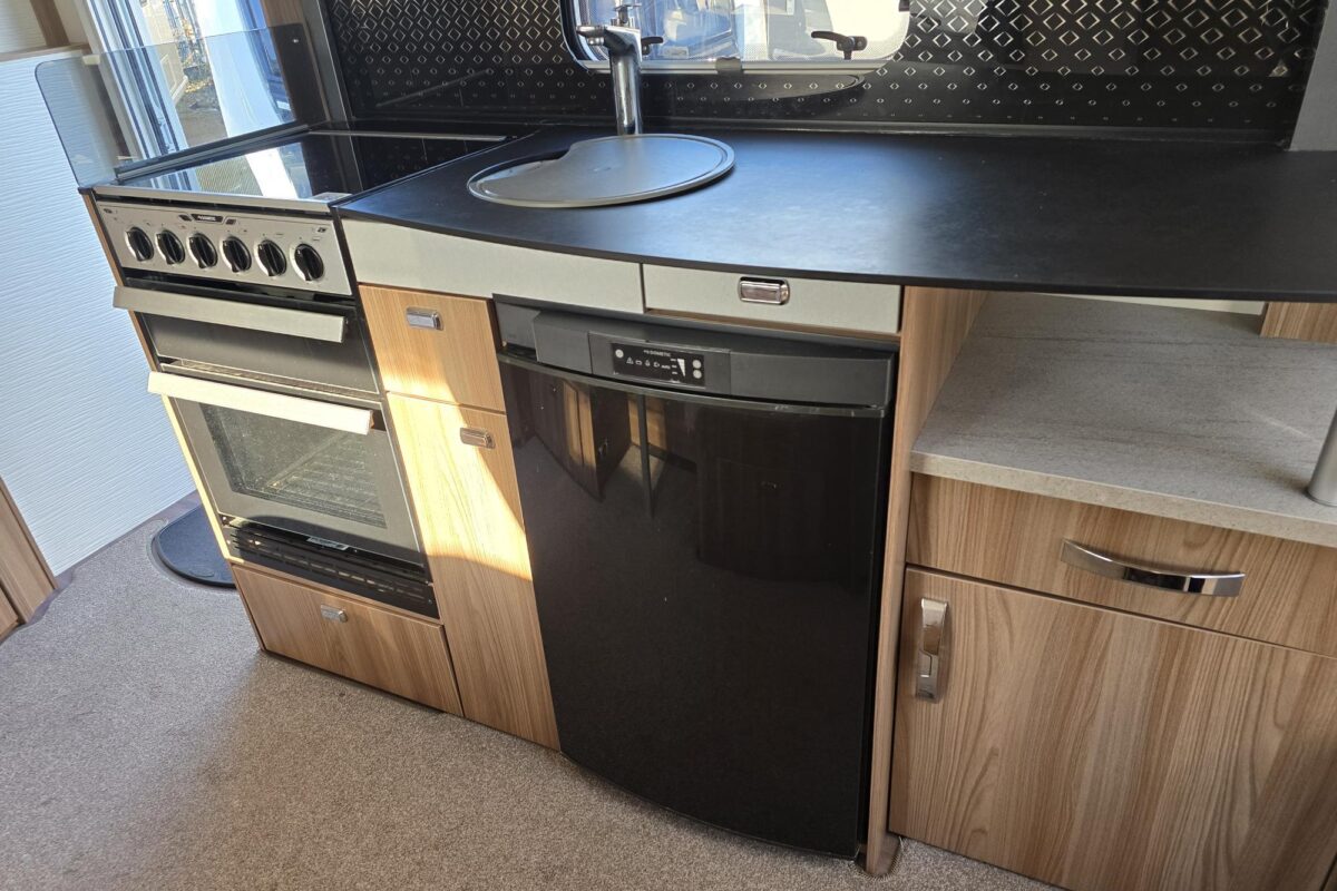 2019 SWIFT ELEGANCE 530