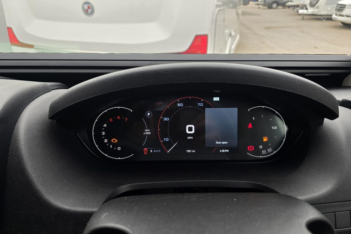2025 SWIFT ESCAPE 640 CAB