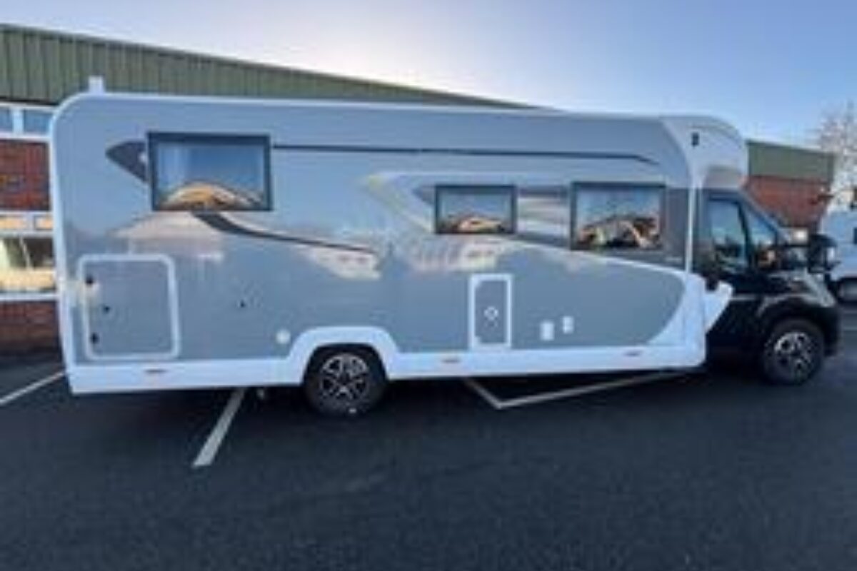 New Bailey Autograph 79-4i 2026 offside side