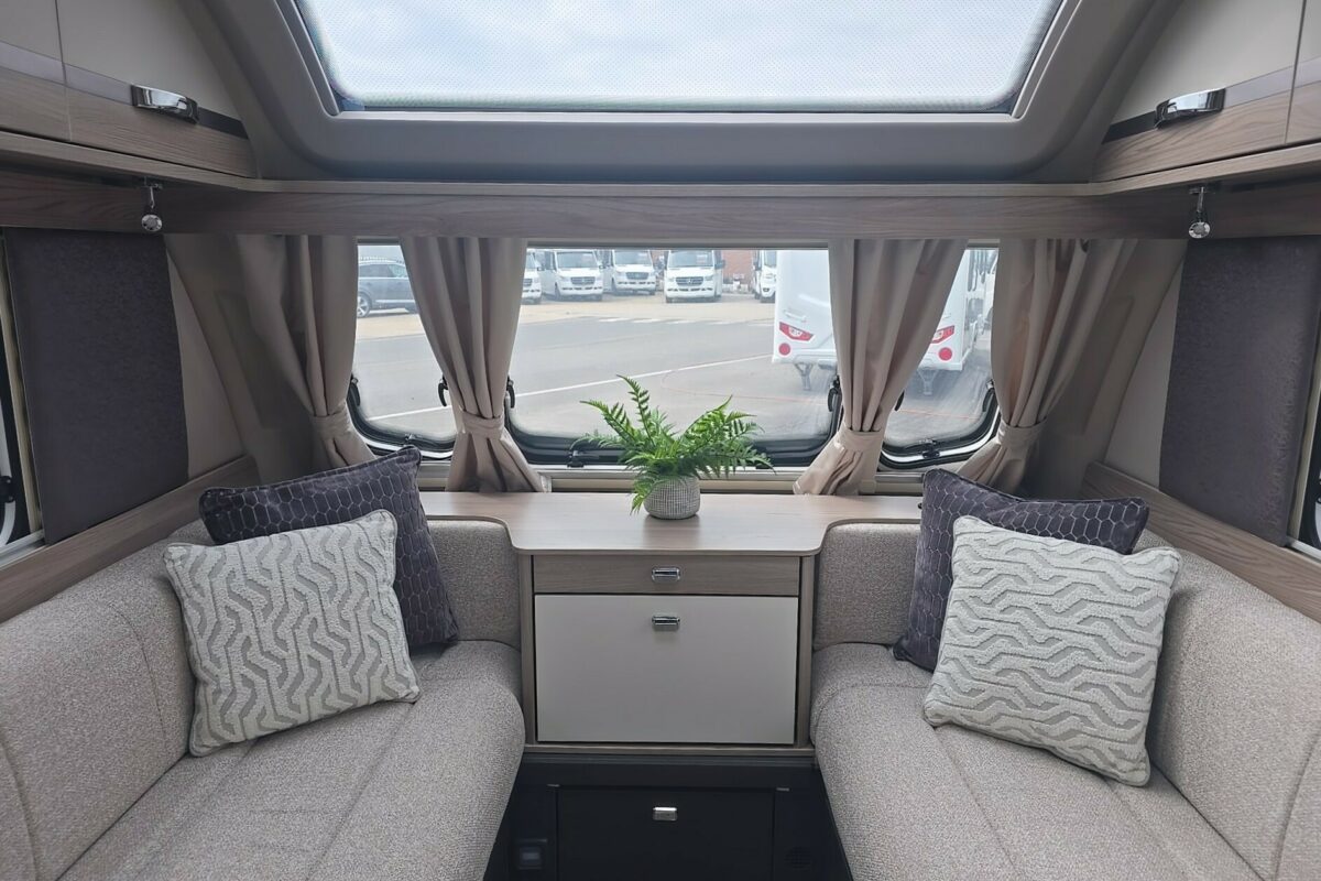 2026 CONQUEROR 480 LOUNGE