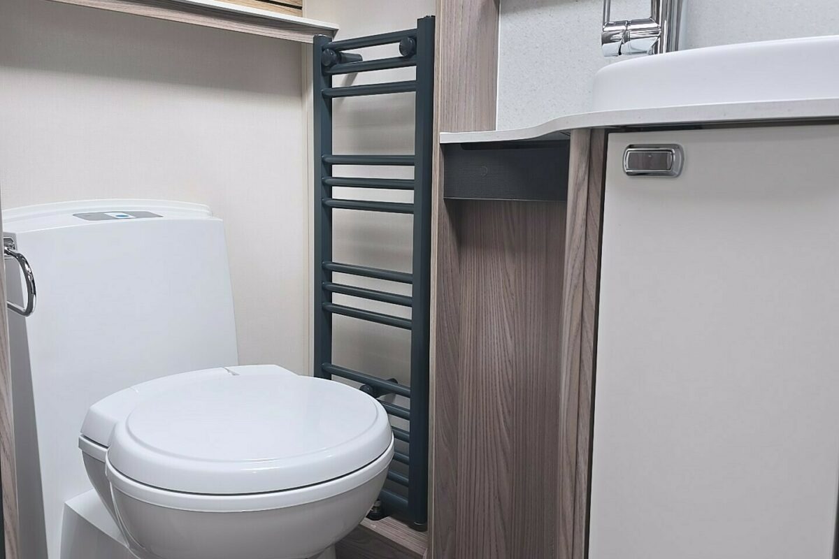 2026 CONQUEROR 480 TOILET