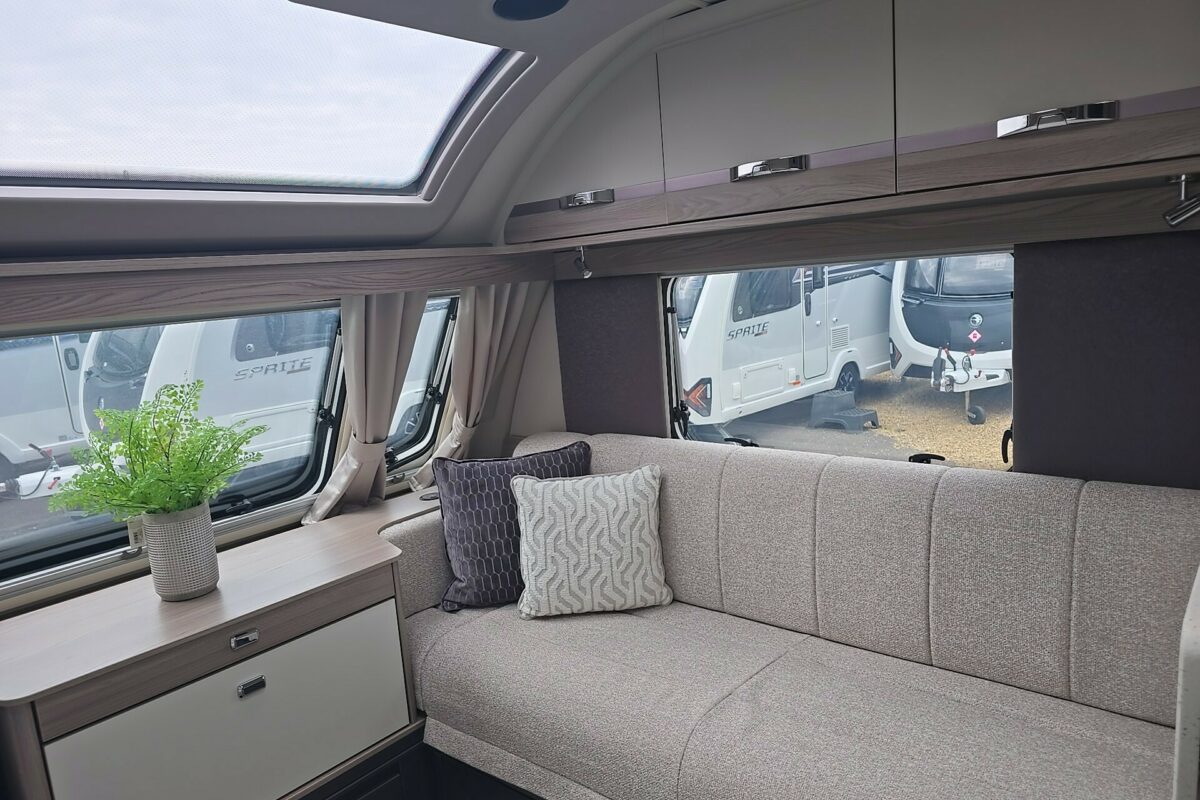 2026 CONQUEROR 645 GRANDE SEAT