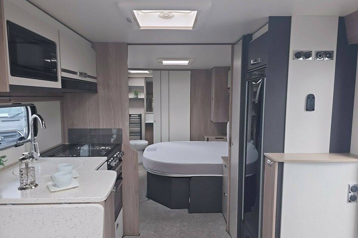 2026 CONQUEROR 645 GRANDE FRONT TO REAR VIEW