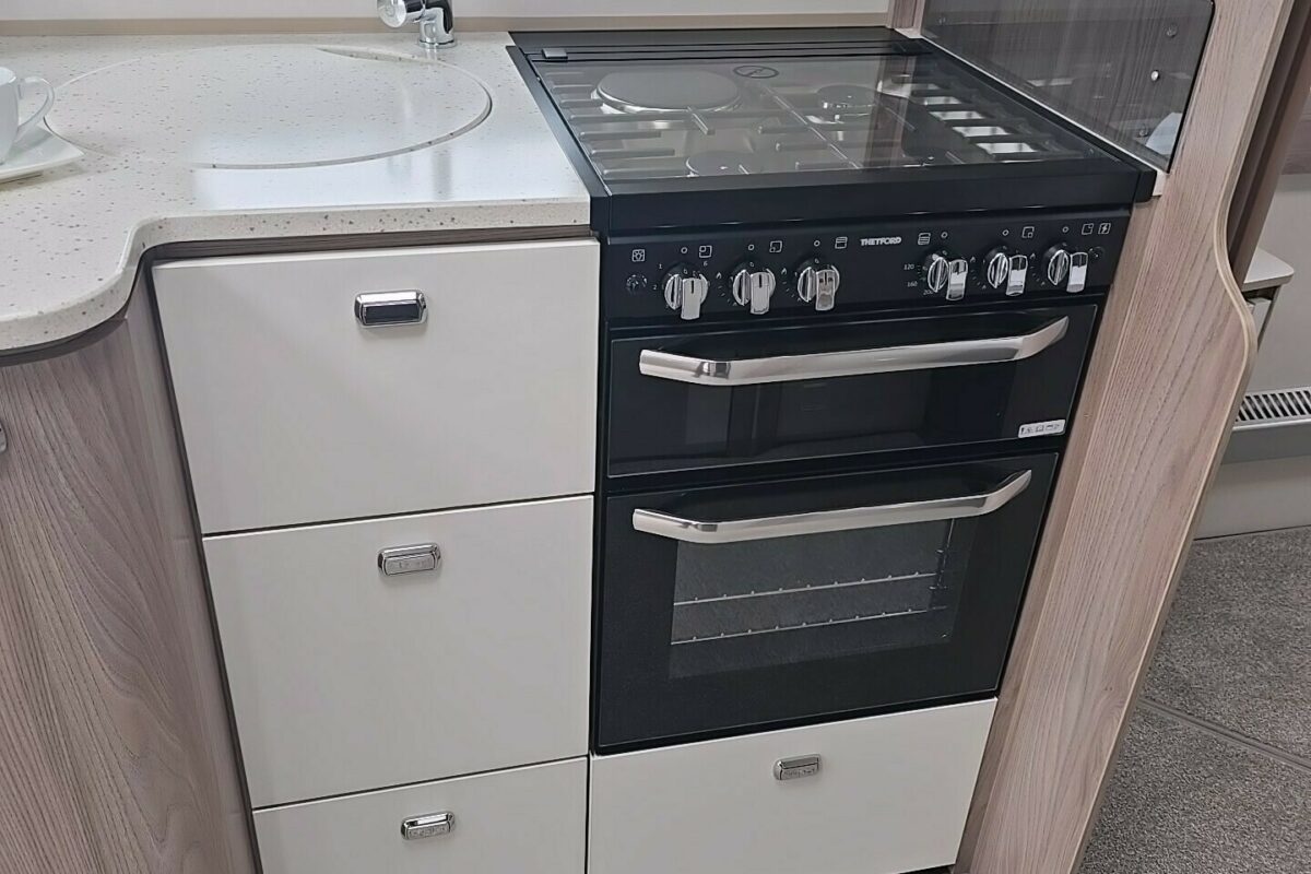 2026 CONQUEROR 645 GRANDE OVEN