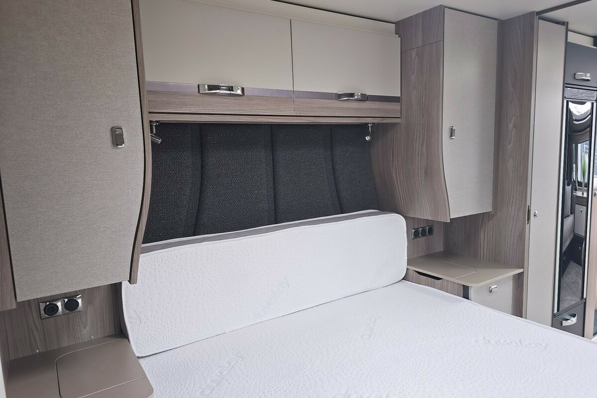 2026 CONQUEROR 645 GRANDE BEDROOM