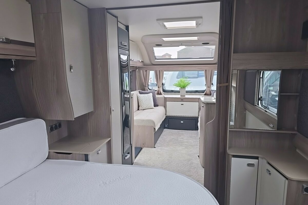 2026 CONQUEROR 645 GRANDE REAR TO FRONT VIEW