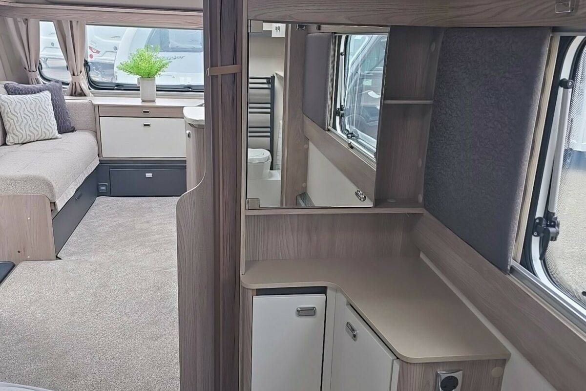 2026 CONQUEROR 645 GRANDE BEDROOM