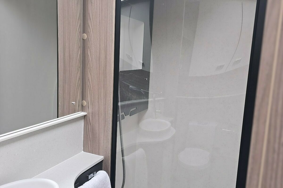 2026 CONQUEROR 645 GRANDE SHOWER