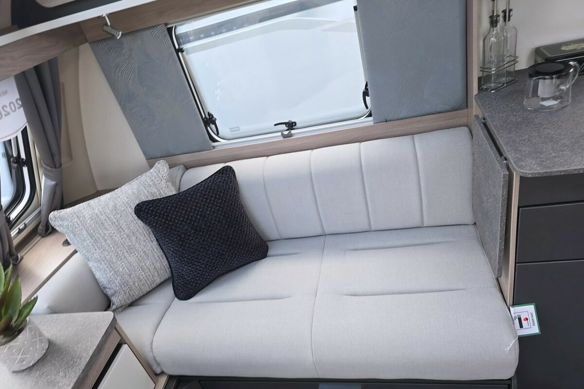 2026 SWIFT CHALLENGER 560 SEAT