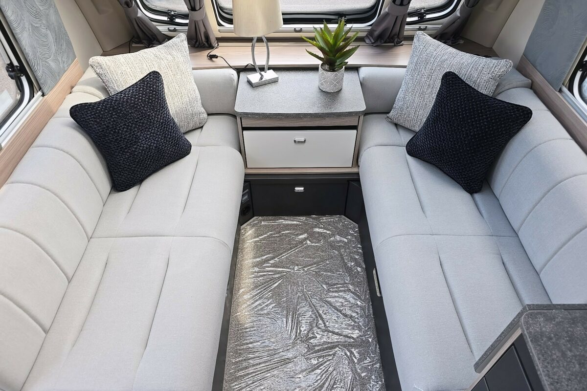 2026 SWIFT CHALLENGER 560 SEATING