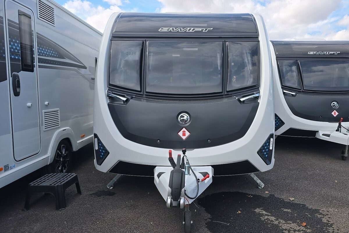 2026 SWIFT CHALLENGER 580 FRONT