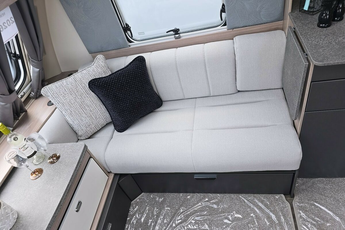 2026 SWIFT CHALLENGER 580 SEAT