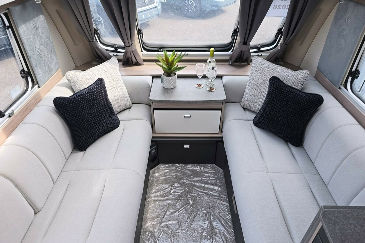 2026 SWIFT CHALLENGER 580 SEATING